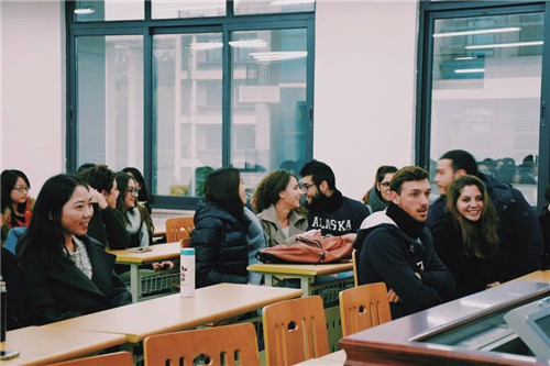 法语系举行意大利语专业师生与意大利巴勒莫大学留学生见面会