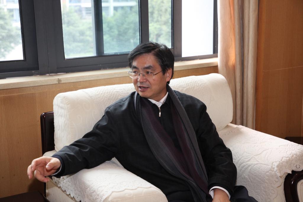 我校德语专业第一届校友德国研究中心客座教授罗国文新书中德之间发布